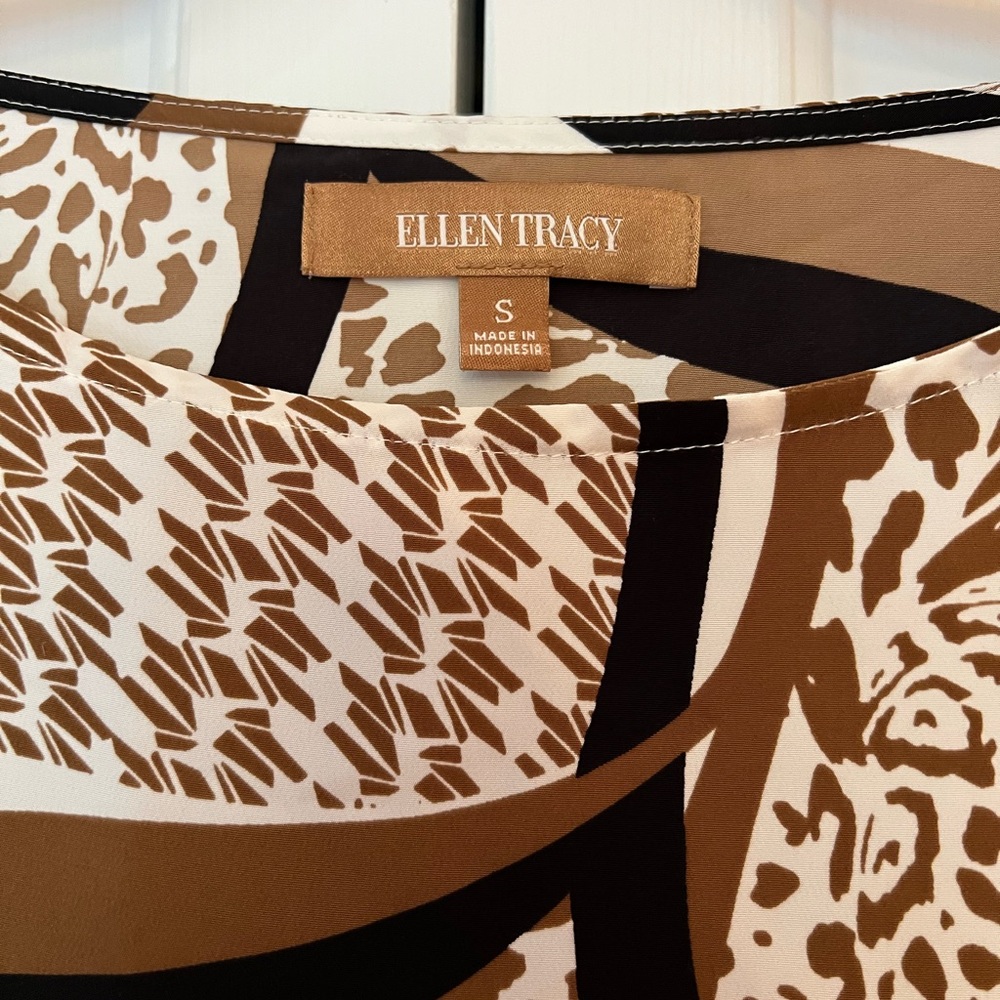 Ellen Tracy Abstract Brown and Black Blouse NWOT Size S - Picture 2 of 7